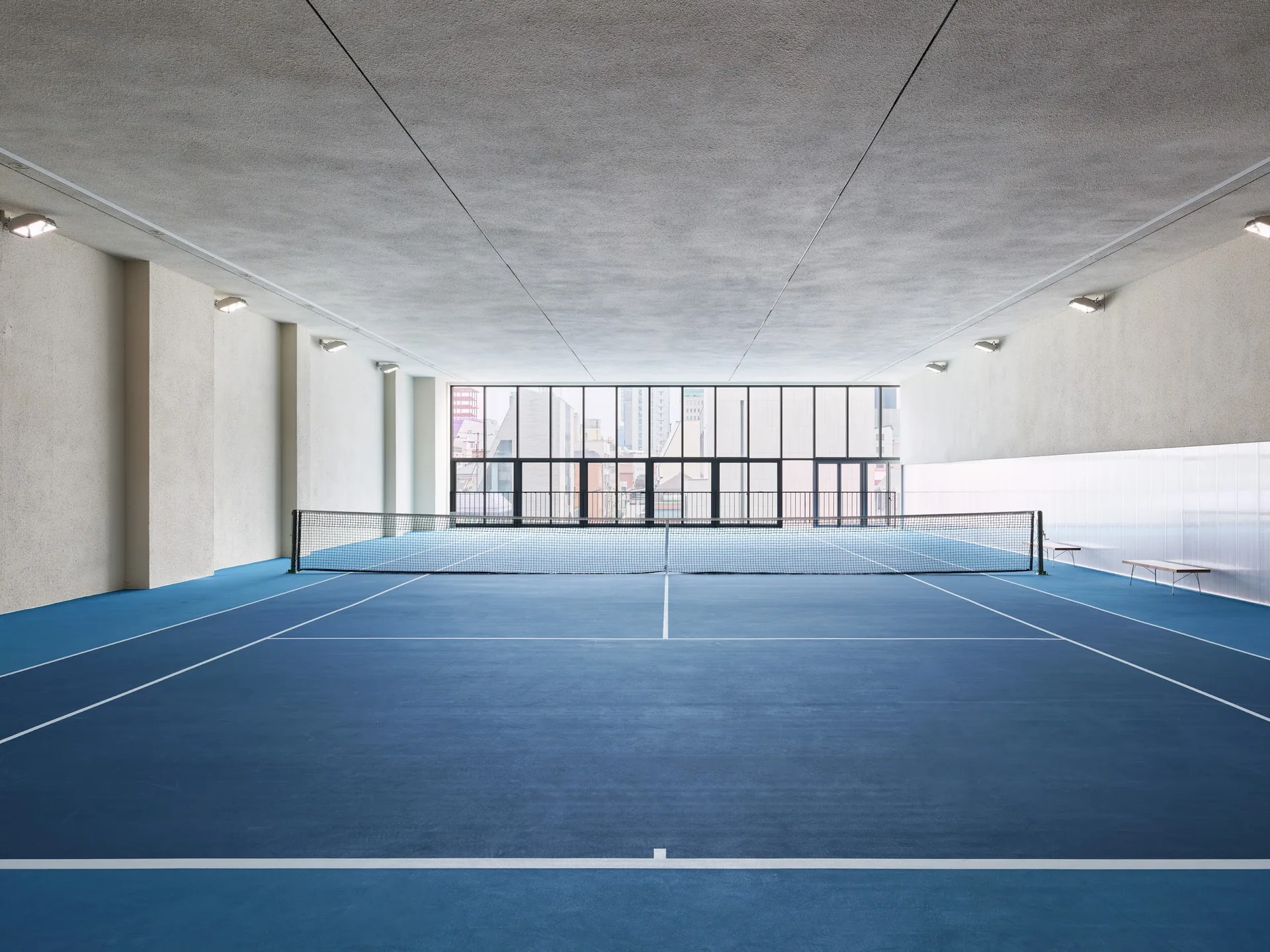 A broad interior view of the PLAYA club